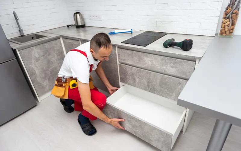 IKEA Küchenmontage, IKEA Küchenaufbau, Küchenmontage, Küchenmontage Wien, Küchenaufbau, Küchenmonteur, Küchenmontage Kosten, Küchenmontage Preise, Küchenmontage Angebot, Fixpreis Küchenmontage, Arbeitsplatte, Arbeitsplatten Montage, Ausschnitt Spüle, Ausschnitt Kochfeld, Geschirrspüler Einbau, Dunstabzug Montage, Küchenmontage Altbau, Küche ausrichten, Unterschränke nivellieren, Hängeschränke befestigen, Wandmaterial Dübel, Möbelmontage Wien, Montage Wien, Küchenmontage Profi, Küche selber montieren, Küchenaufbau DIY