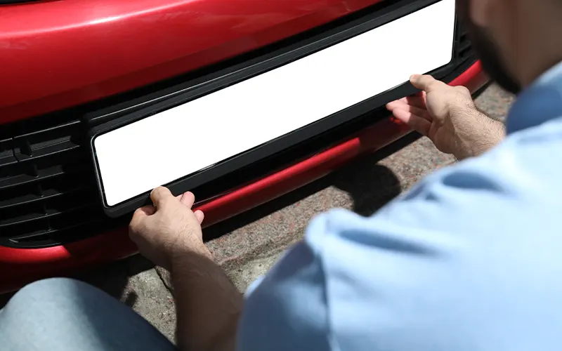 KFZ Ummeldung Österreich, KFZ Ummeldung Frist Österreich, Meldezettel Frist 3 Tage, Auto ummelden Österreich, Zulassungsstelle Österreich, ZMR Abfrage Auto Ummeldung, Versicherungsbestätigung KFZ Ummeldung, Adressänderung Zulassungsschein, Zulassungsschein Scheckkartenformat Kosten 31 10 Euro, KFZ Ummeldung Kosten Österreich, Kostenersatz Zulassung 65 60 Euro, Kennzeichenwechsel beim Umzug, Hauptwohnsitz Nebenwohnsitz Ummeldung, Umzug 2026 Österreich